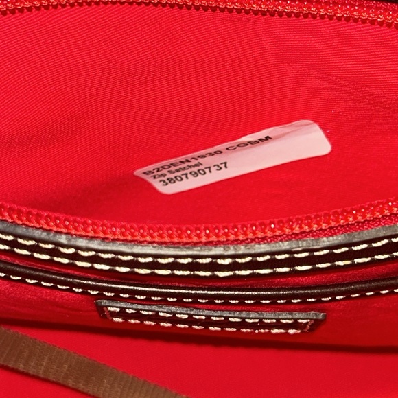 Gorgeous Dooney & Bourke Denison Satchel - Picture 12 of 15